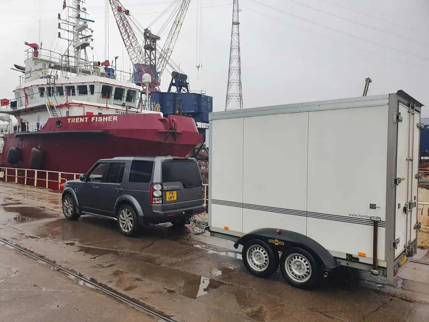 Mobile fridge and freezer next to port